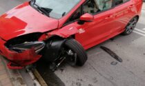 Scontro tra due auto sul ponte di Trezzo