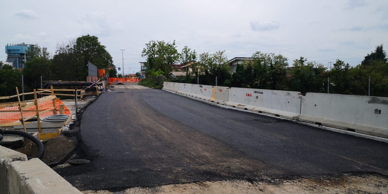 Il ponte sulla ferrovia di Cassano d’Adda, chiuso da febbraio, riapre