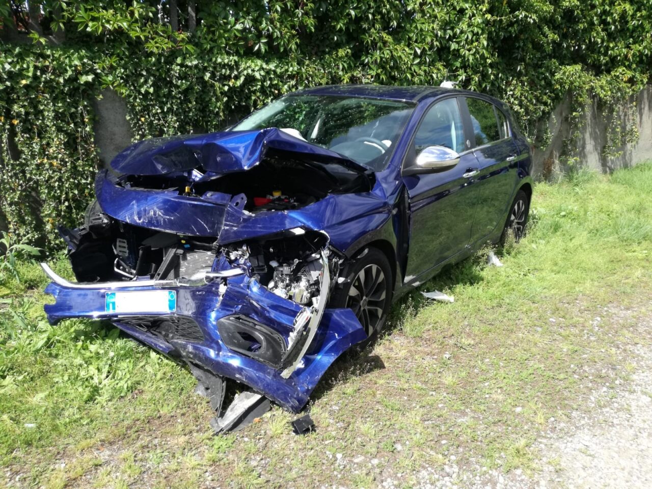 Schianto su via Rivoltana arrivano Vigili del Fuoco ed elisoccorso