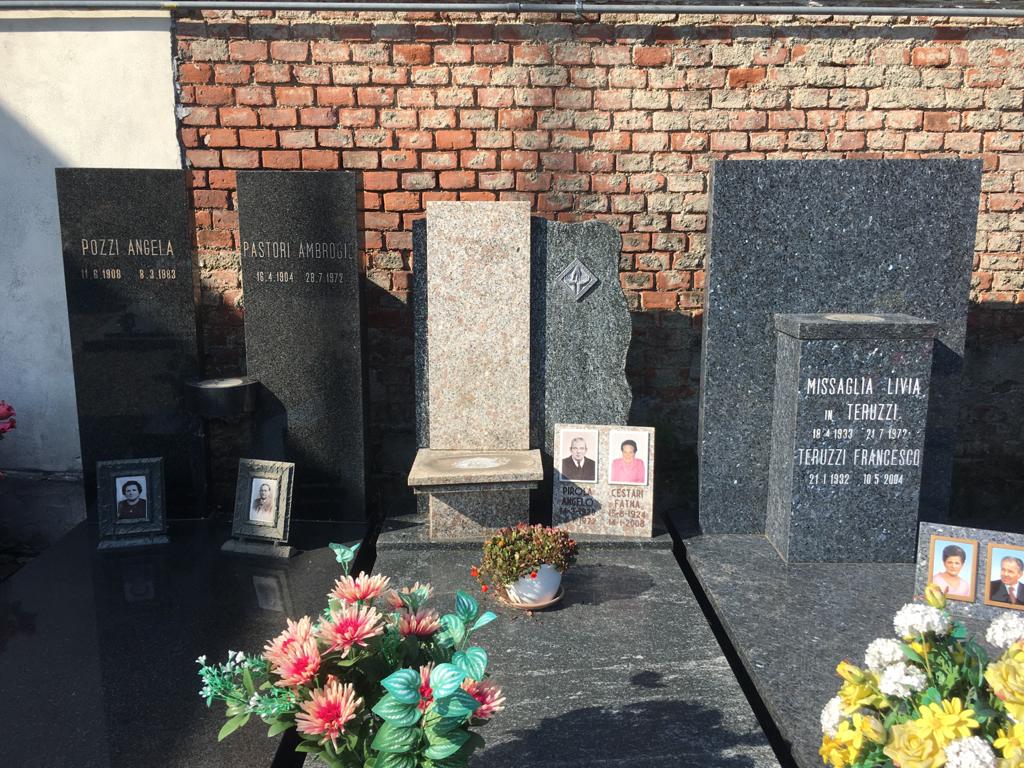 Ladri di bronzo rubano statue al cimitero: sparito anche un mezzobusto di Gesù