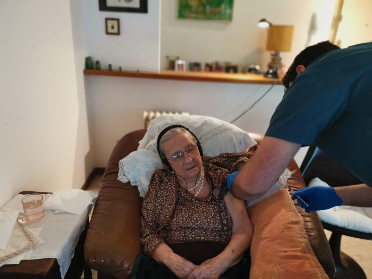 Finalmente vaccinata la “super nonna” di 101 anni