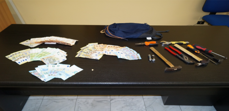 Un ex poliziotto (che prende il reddito di cittadinanza) nella banda accusata di 47 furti in appartamento