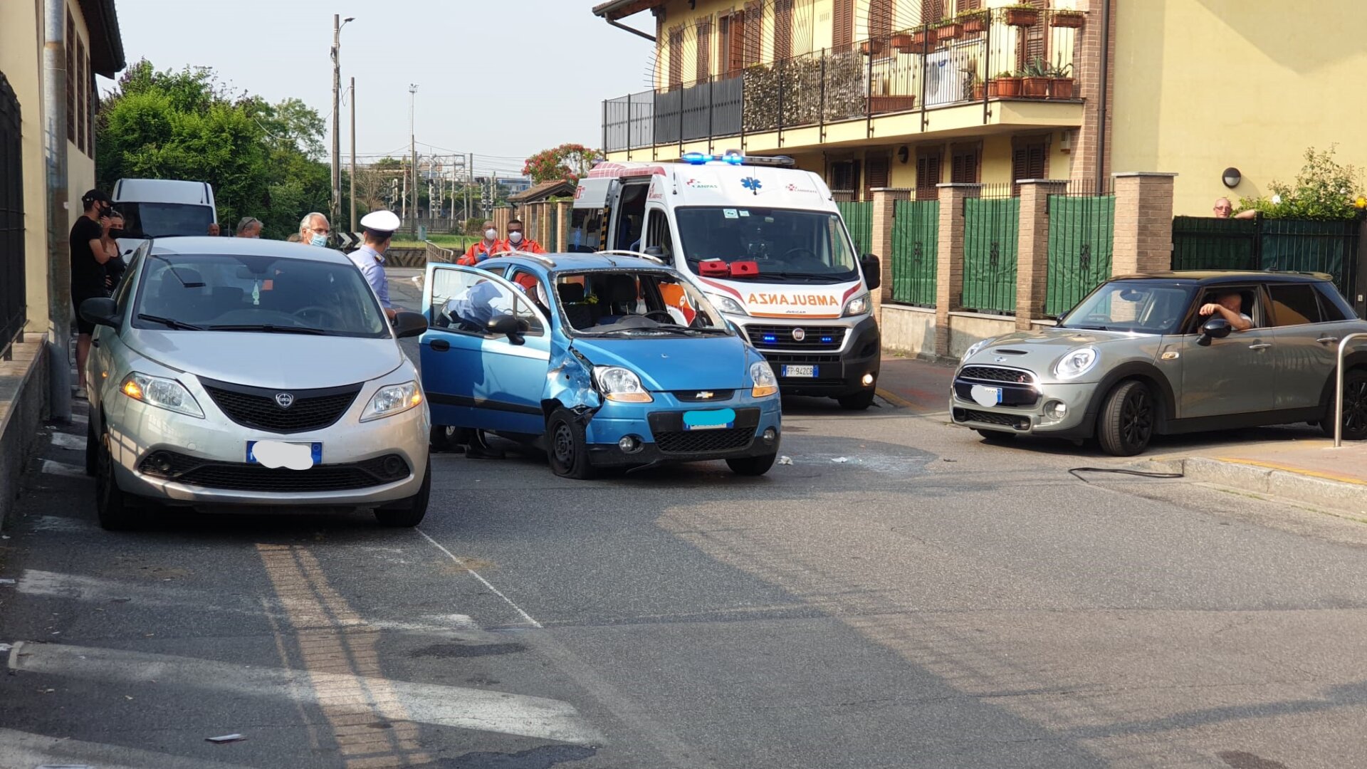 auto ribaltata Pioltello