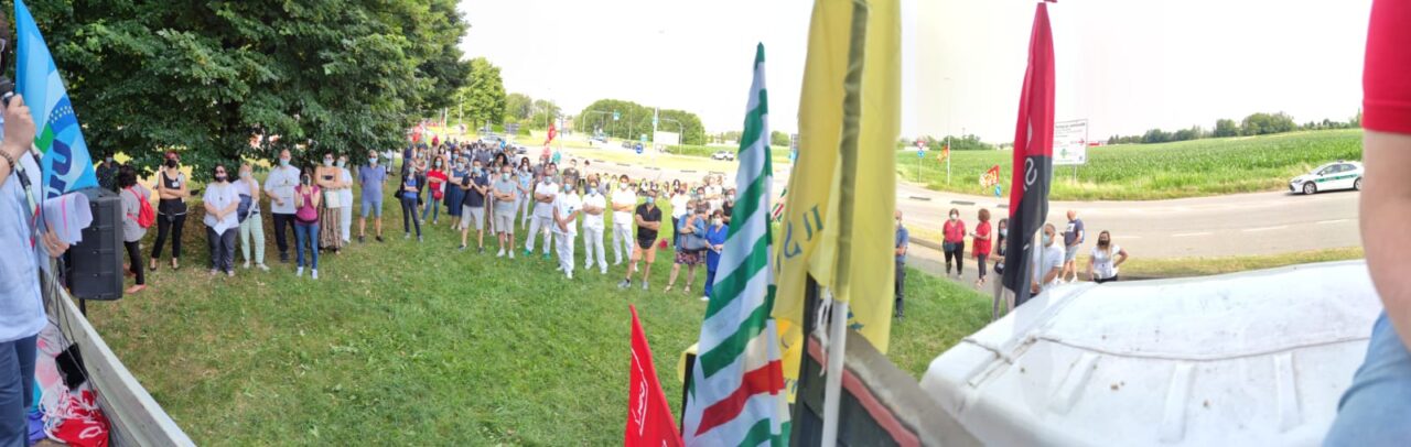 Personale dell’Asst Melegnano e Martesana sul piede di guerra: manifestazioni di fronte agli ospedali