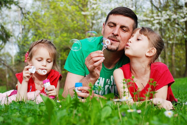 L’estate è alle porte: come progettarla tenendo conto delle esigenze di tutta la famiglia?