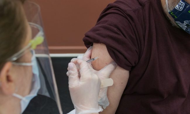 Oggi, 7 giugno, in Lombardia iniziano le vaccinazioni nelle aziende