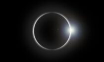 Occhi (protetti) al cielo giovedì 10 giugno per la "mini eclissi"