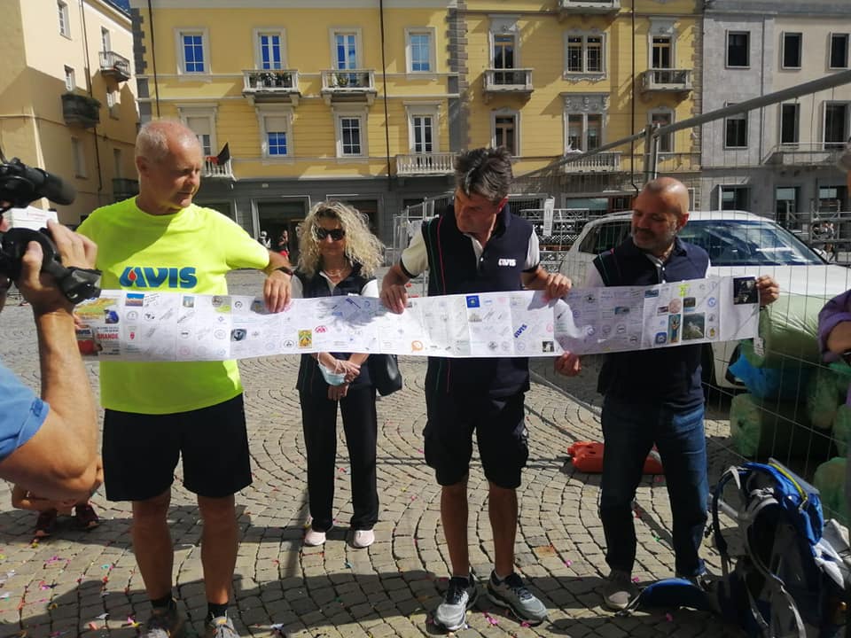 Da Trieste ad Aosta a piedi per sostenere l’Avis: missione compiuta per il carugatese Maurizio Grandi