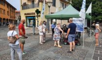 Gazebo della Lega a Cernusco sul Naviglio per raccogliere firme pro referendum