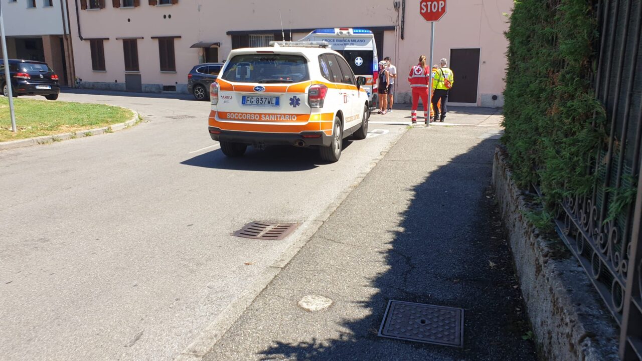 Ambulanza e automedica a Groppello per un ciclista