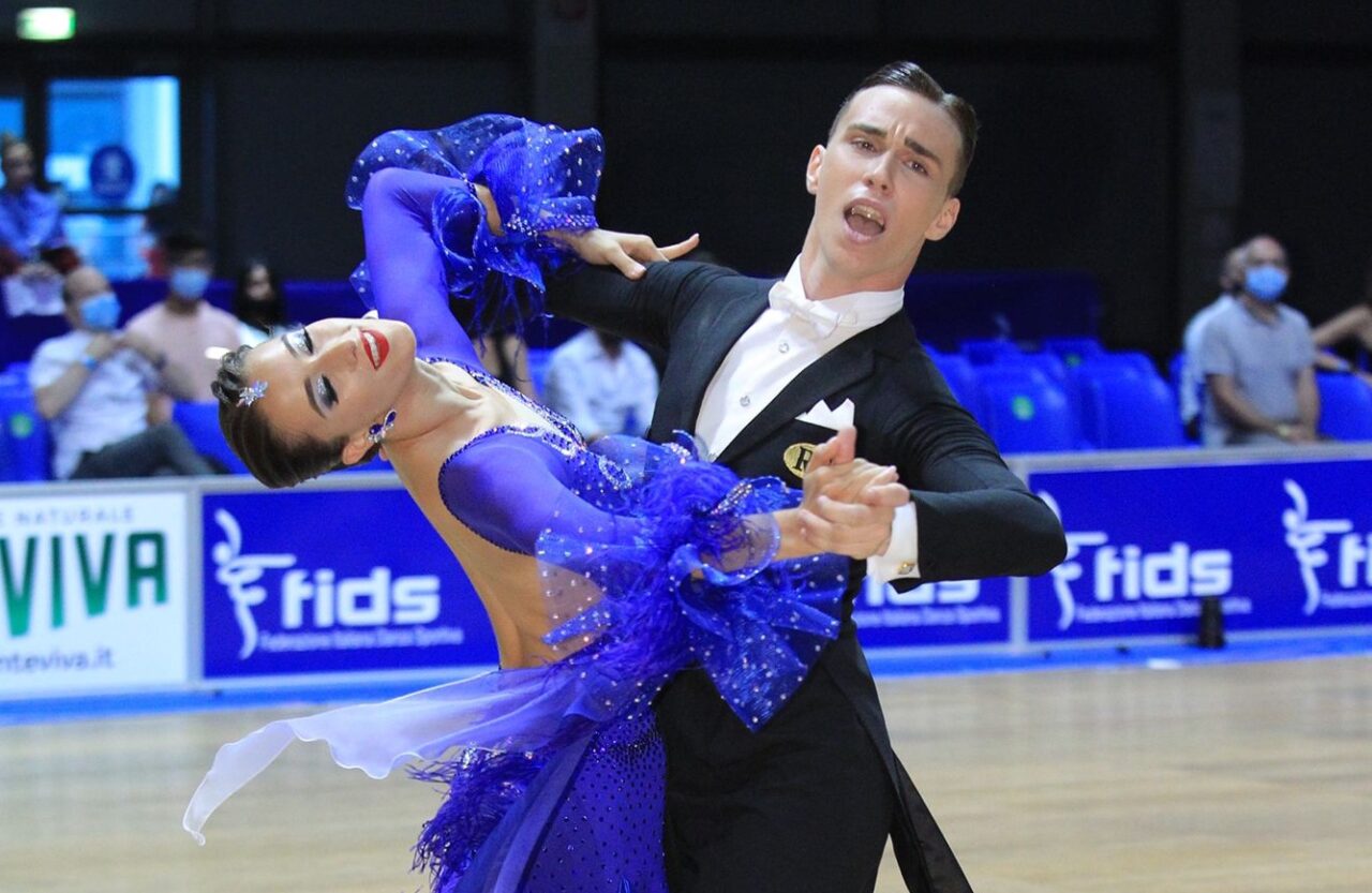 Edoardo e Asia, amore e successo a passo di danza fino alla vittoria del Campionato italiano di ballo