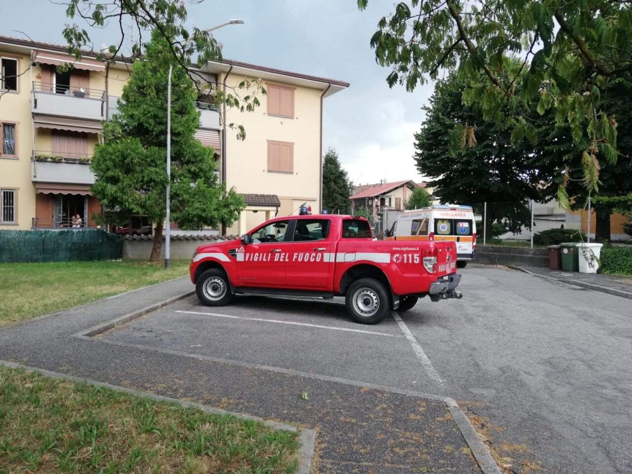 Anziano si sente male in casa, arrivano i Vigili del Fuoco