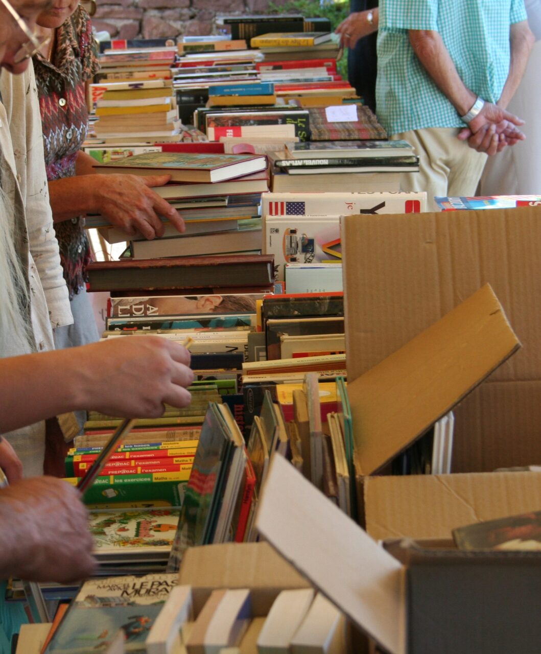 Un mercatino del libro usato per le scuole di Cernusco sul Naviglio