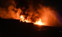 Incendio nell'azienda di materie plastiche, Arpa rassicura: "Limiti di diossina nella norma"