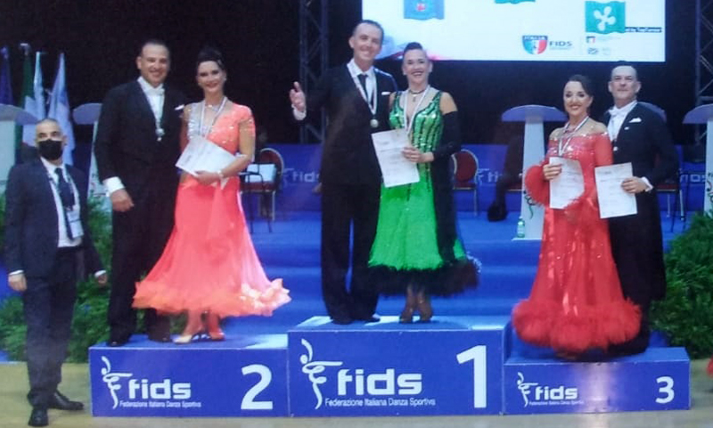 Luca Marzi e Sonia Febbraro campioni Italiani Fids di danze standard