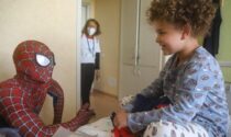 Da New York alla pediatria del Niguarda, Spiderman entra direttamente dalla finestra