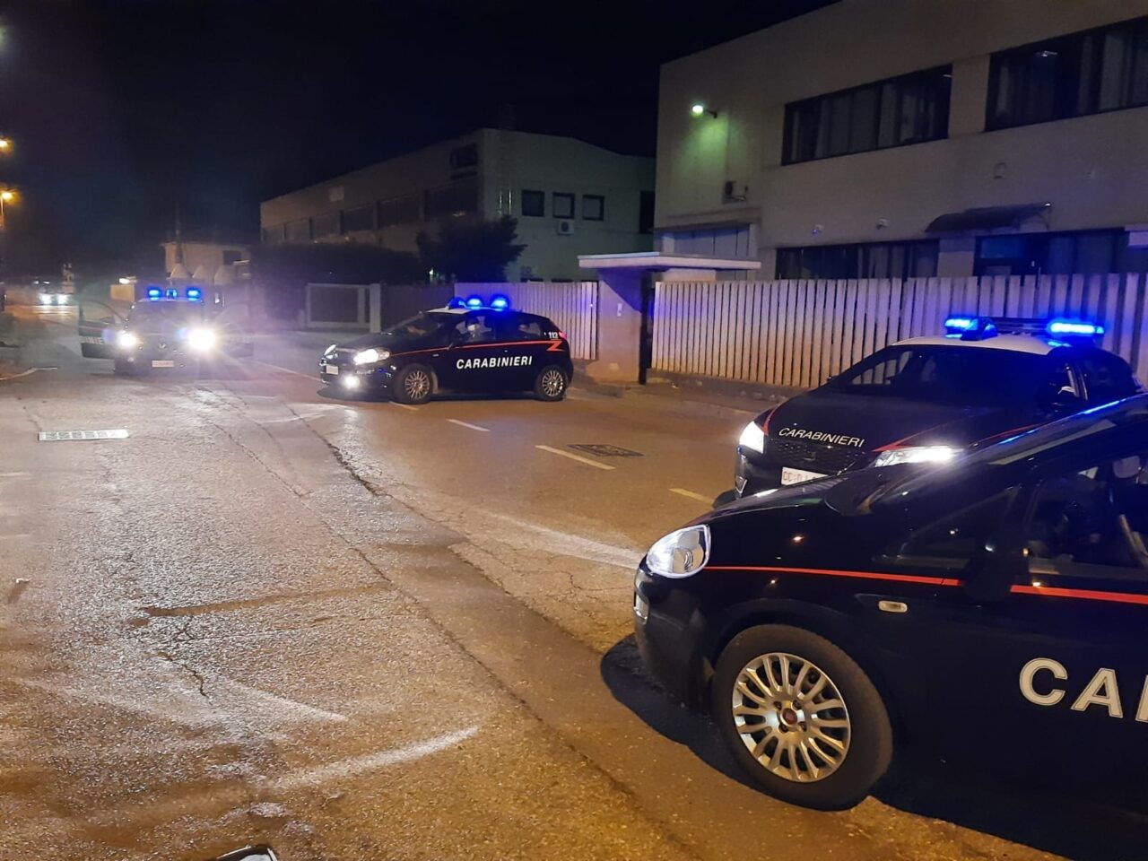 Rave party non autorizzato nel cuore della notte, identificati un centinaio di ragazzi