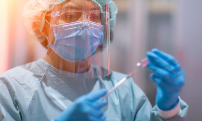 Vaccini senza prenotazione per donne in gravidanza, studenti e insegnanti