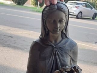 Tentano di rubare la statua della Madonna, ma vengono  beccati con le mani nel sacco