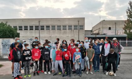 Bambini in pigiama per le strade di Melzo per raccogliere fondi per la Lilt