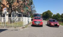 Vigili del Fuoco e Carabinieri lungo il Naviglio a Gorgonzola per prestare soccorso a una persona