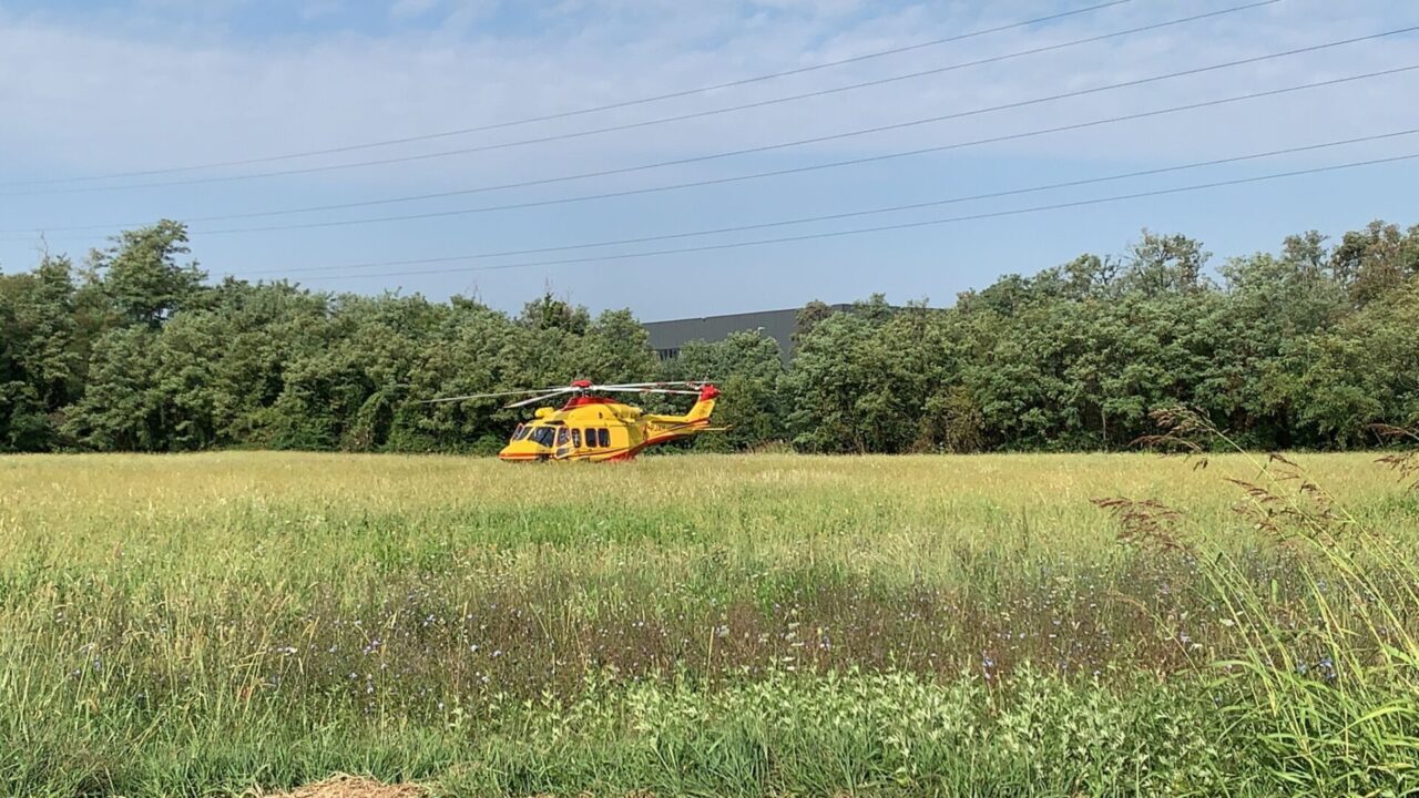 Basiano, morto il camionista soccorso in zona industriale