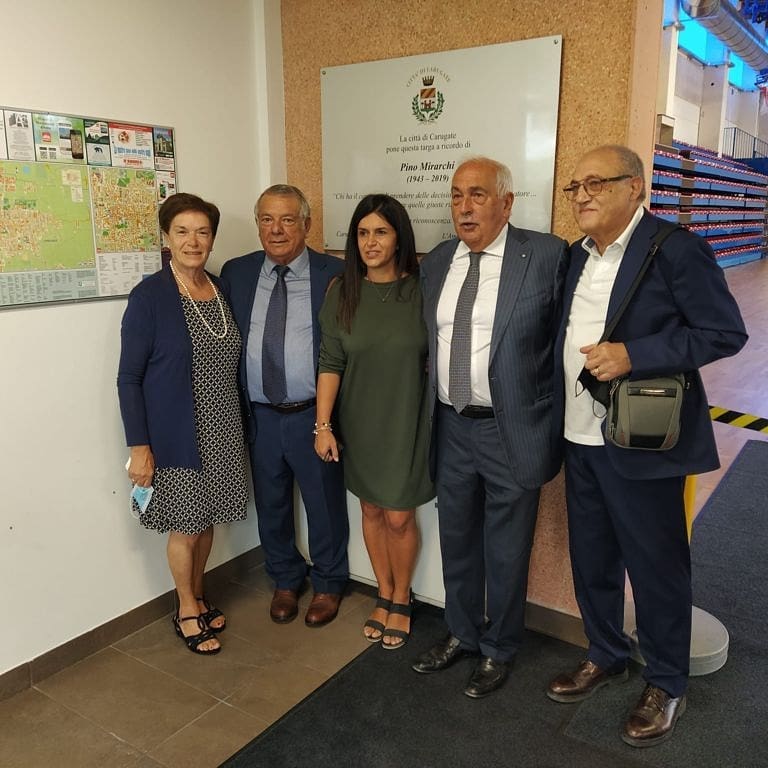 Una targa al palasport di Carugate per ricordare l’indimenticato presidente
