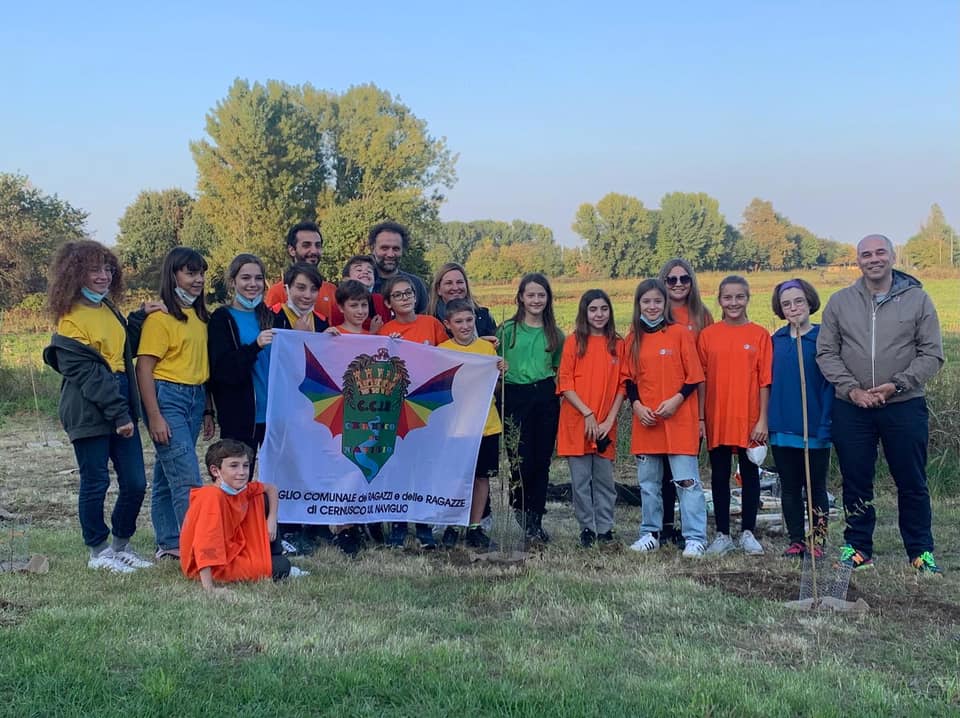 Nuove piante nel bosco grazie al Consiglio comunale dei Ragazzi e delle Ragazze di Cernusco sul Naviglio