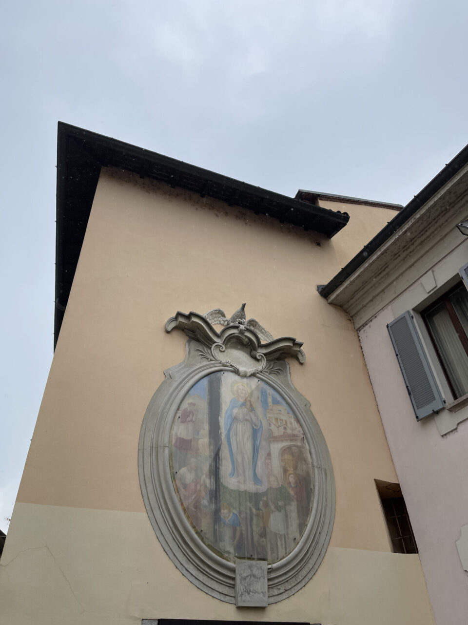 Cernusco sul Naviglio affresco di Felice Frigerio in piazza Matteotti