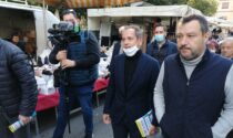 Bagno di folla per Matteo Salvini al mercato di Cassano d'Adda