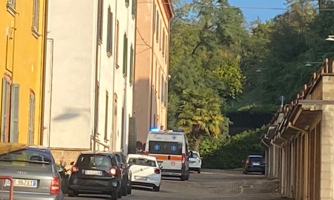 Anziana caduta in casa salvata da un call center