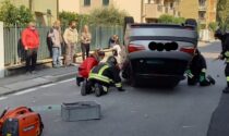 Un'auto si ribalta, a Melzo arrivano i Vigili del fuoco