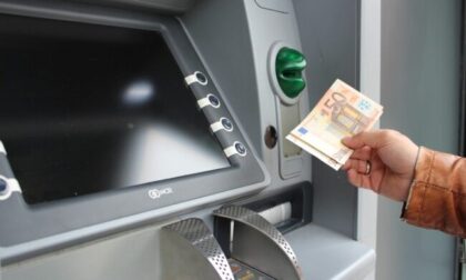 Dopo la protesta, a Trezzano Rosa resta il bancomat