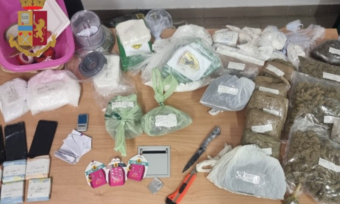 Venticinque chilogrammi di droga nascosti in un appartamento a Vaprio d’Adda