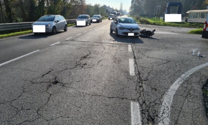 Incidente tra auto e moto: a Caleppio c'è l'elisoccorso per un 19enne