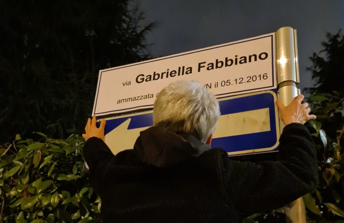 I nomi delle vie del paese modificati con quelli delle donne vittime di violenza