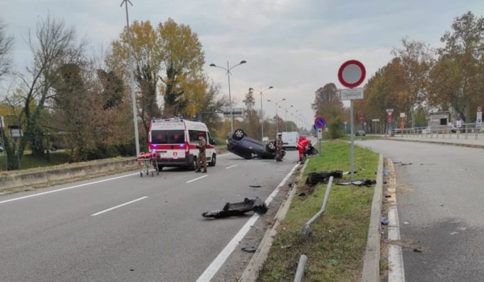Ribaltamento a Segrate, l’auto finisce a trenta metri di distanza