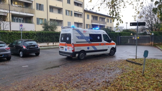 Malore in strada, paura per un 44enne soccorso in codice rosso