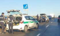 Auto in panne sul cavalcavia, rallentamenti sulla Provinciale Cerca