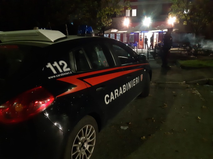 Colpo d’arma da fuoco in un bar a Pioltello. Sul posto i Carabinieri