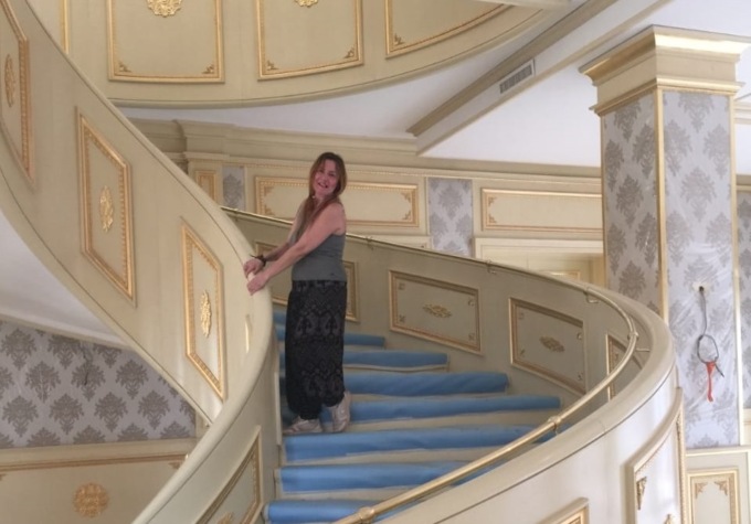 Grazie all’arte gira il mondo restaurando i palazzi dei potenti e non solo