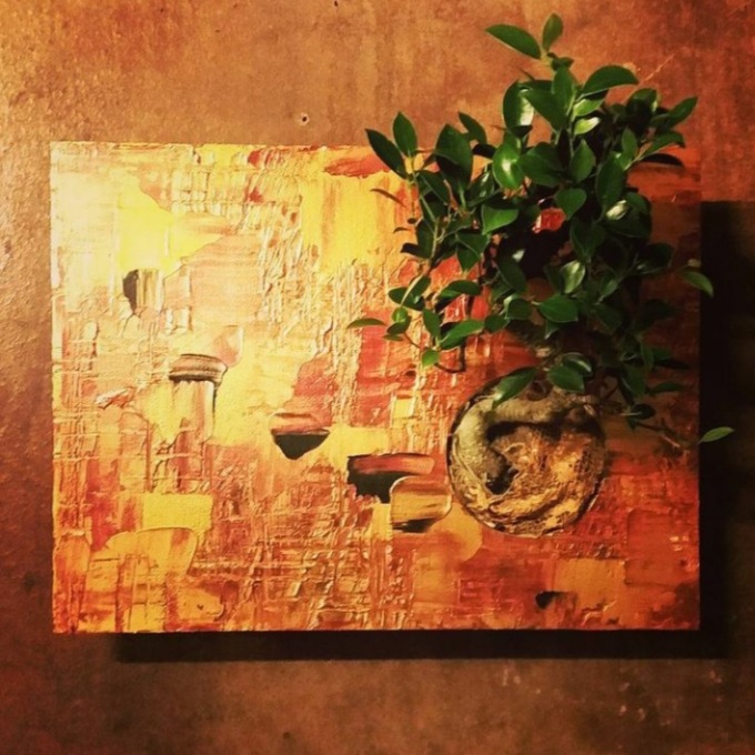 Con le piante e la pittura realizza quadri unici