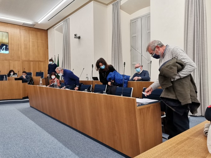 cernusco sul naviglio consiglio comunale vivere va all'opposizione marchetti e beniamino