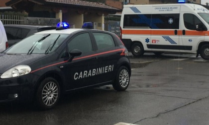 Esce fuori strada con la macchina, ferito automobilista di 23 anni