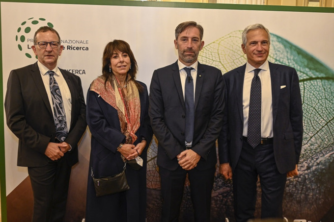 Regione Lombardia premia  gli scienziati: 1 milione di euro alle migliori scoperte