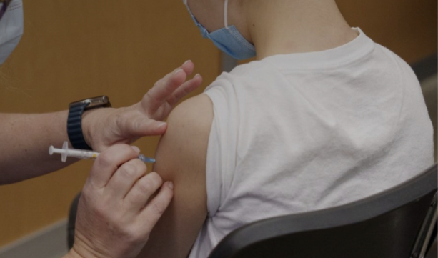 Buona risposta per il Vax day: oltre 100 persone si sono sottoposte all’iniezione