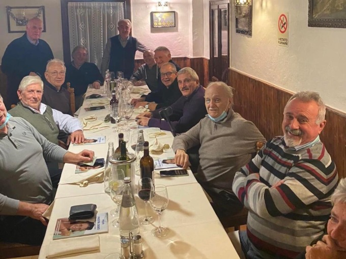 Pescatori a tavola per festeggiare il Natale