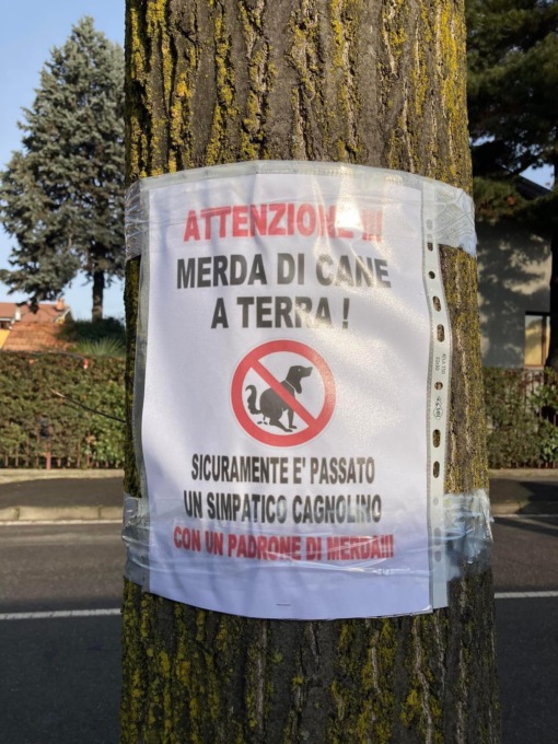 Troppe deiezioni non raccolte e un cittadino perde la pazienza