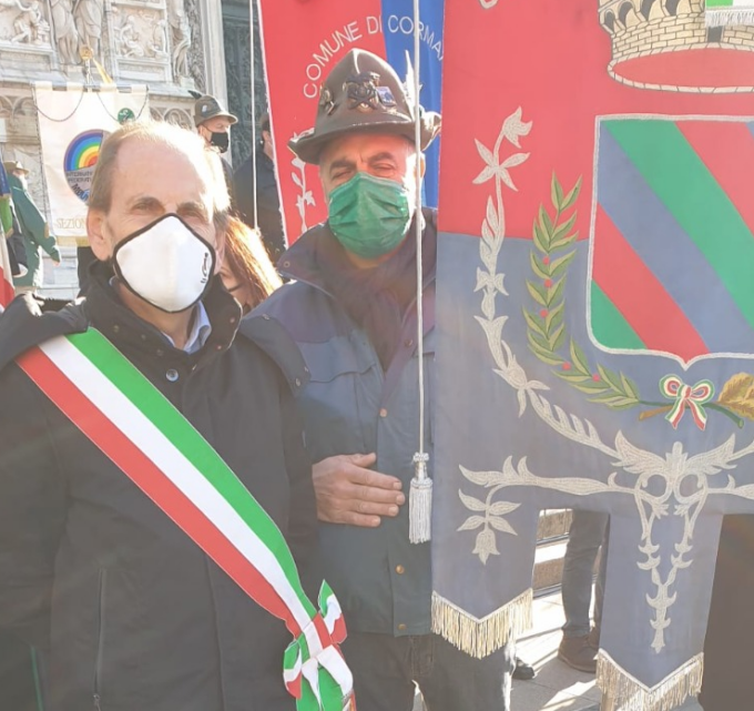 Delegazione vapriese alla Messa per gli Alpini a Milano