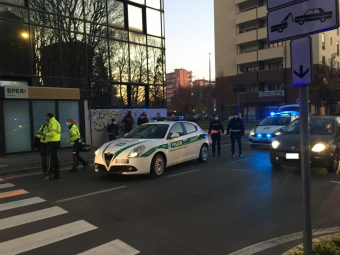 Furgone investe marito e moglie mentre attraversano sulle strisce pedonali